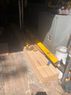 1 bundle 2 1/4 Select Red Oak