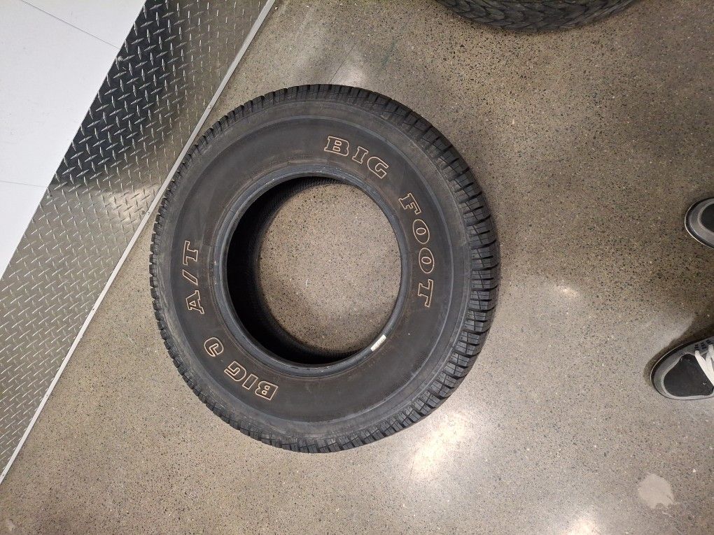 Big Foot Big O A/T Tire