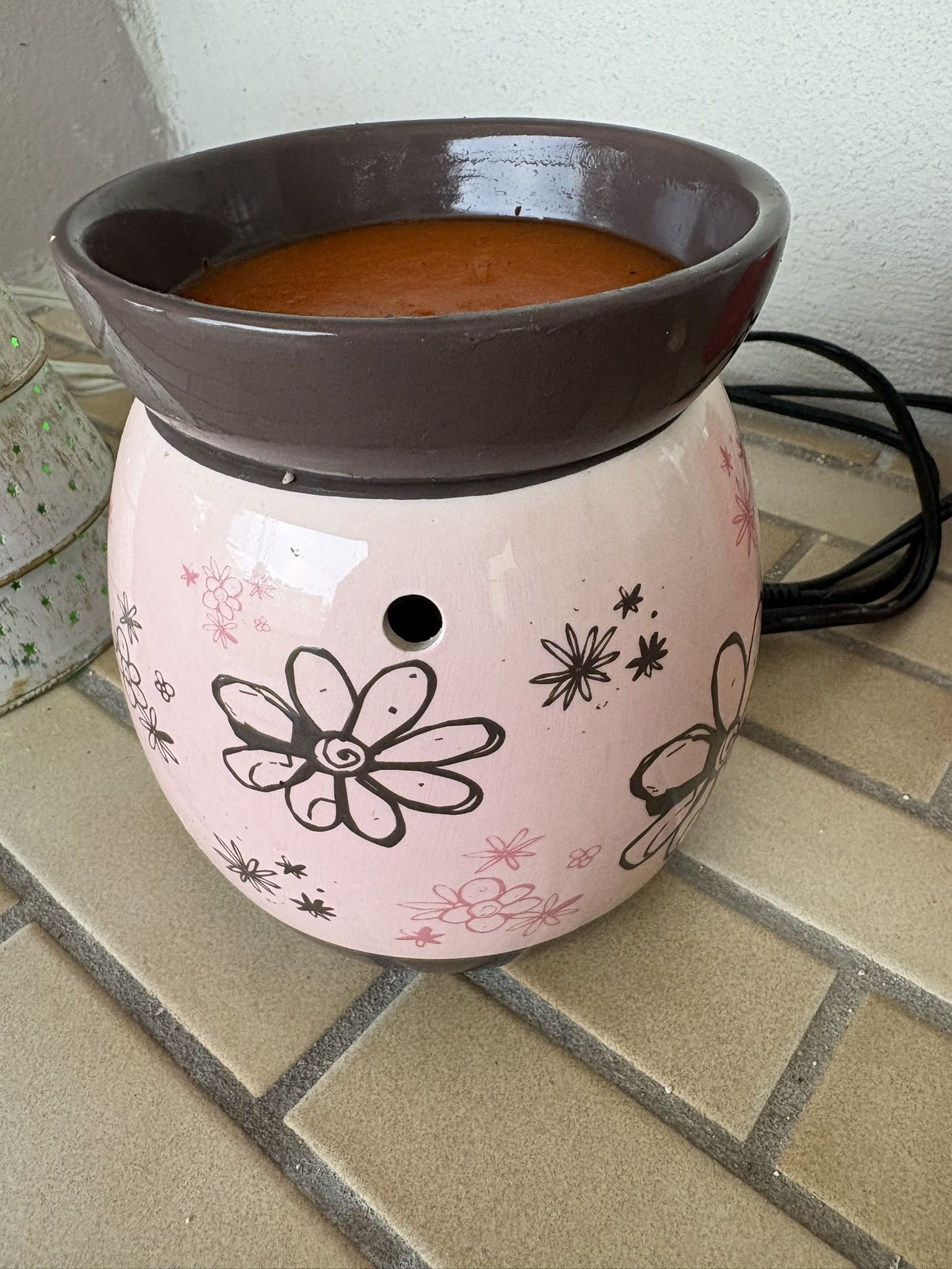 SCENTSY Full Size Wax Warmer Retired Doodle Bud Pink & Brown Flowers