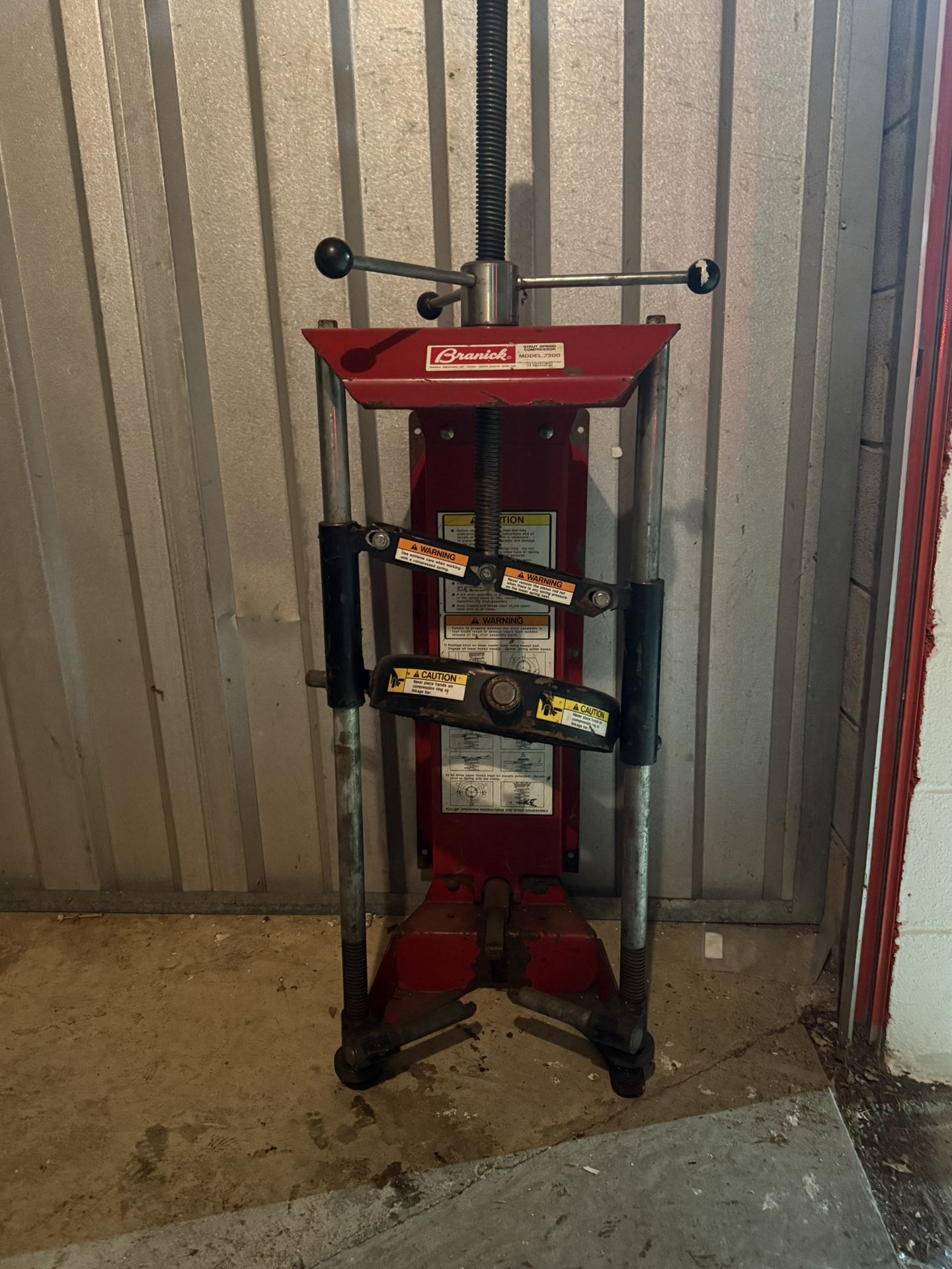 Branick 7200 Strut Spring Compressor Wall Mountable