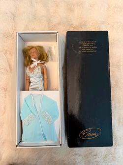 Tonner Basic EMME Doll 2005 NRFB Collector Doll w/ Box & Robe