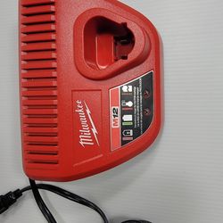 Milwaukee m12 Battery Charger