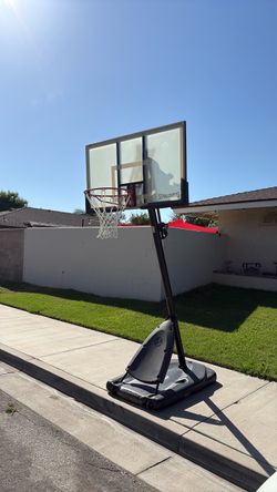 Basketball hoop, good condition, 80 bucks obo