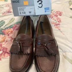 New Dockers Brand Size 9 1/2 W Shoes