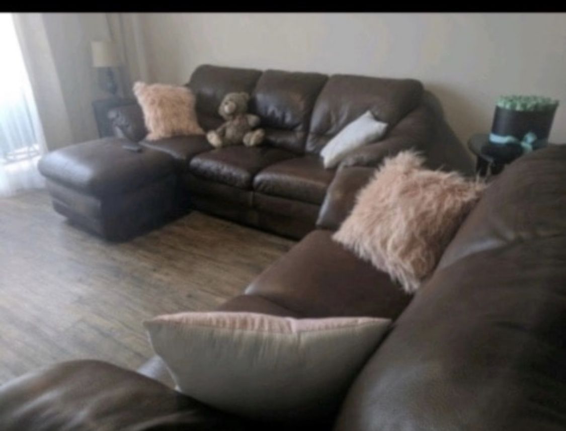 Italian Leather couches (3seater+2 seater+ottoman)