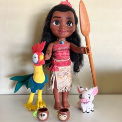 Disney Moana Doll Come With Original Clothes.Tiara .Attach Necklace “14”inch Tall Come With Púa.heihei. coconuts-cups Rowing Boat.all  Good Condition 