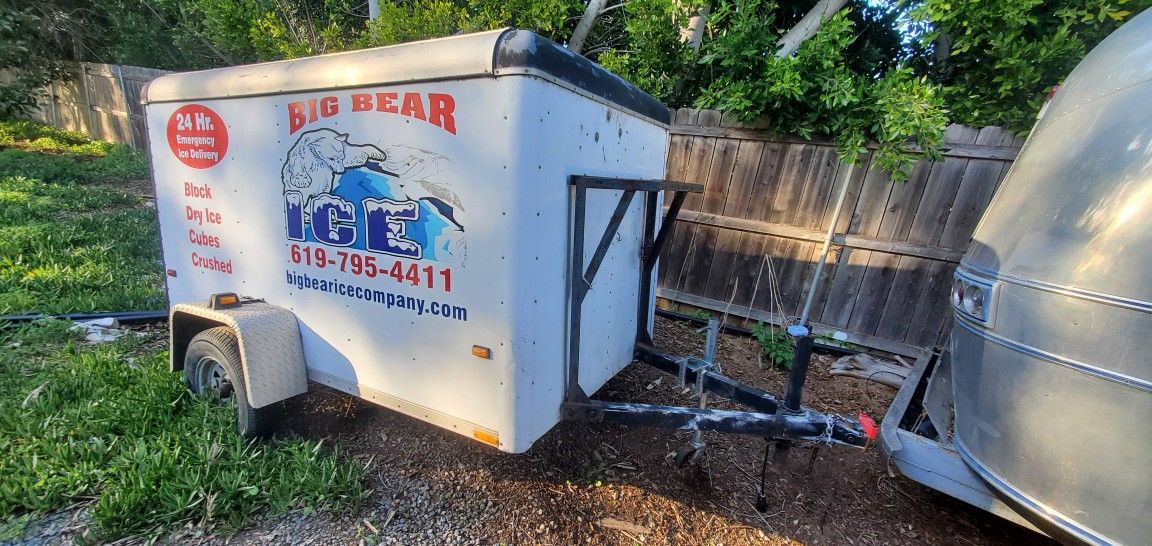 Wells Cargo Box Trailer Excellrnt Condition