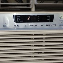 Frigidaire AC unit and heater 8000 BTU