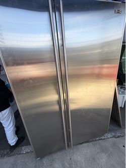 48” SUB ZERO BUILT IN STAINLESS STEEL REFRIGERATOR