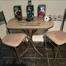 Coffee Table & Decor