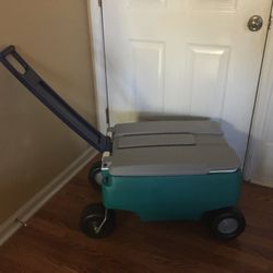 RUBBERMAID COOLER WAGON, RARE VINTAGE COLOR, 4 WHEELS, 60 QT ICE CHEST, ROLLING