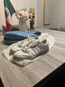 Varsity Cheerleading Shoes Size 7.5 Women’s 