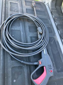 Pressure washer gun and hose. Like New.