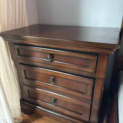Set of 2 Ashley Furniture Nightstands
