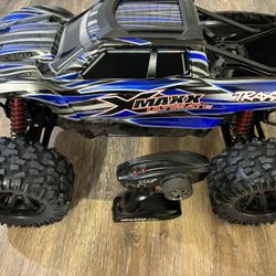 Traxxas X-Maxx 8s RC Monster Truck w/ Remote, New ultimate body & New tires