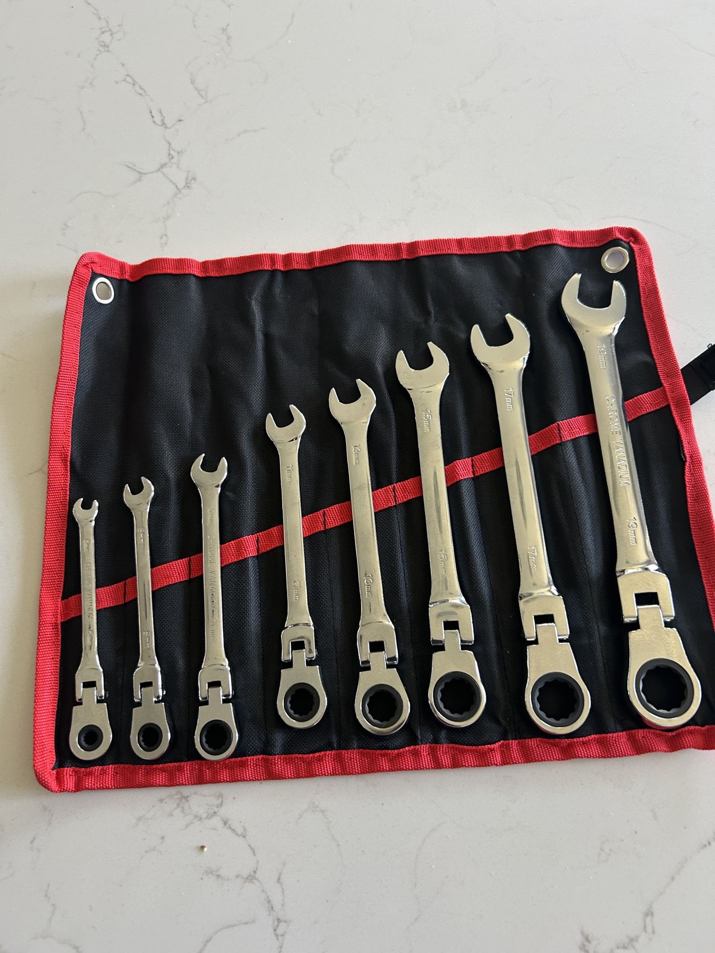 8 Piece Ratchet Flex Head Combination Wrench set with storage bag