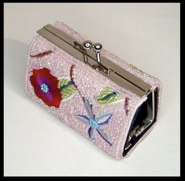 Pink Floral Beaded Coin Purse with Silk Embroidered Flowers