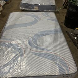 Full Size Sealy Posturepedic Plus Firm Mattress 