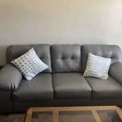 Couch and 2 recliners 