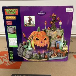 Lemax Spooky Town 