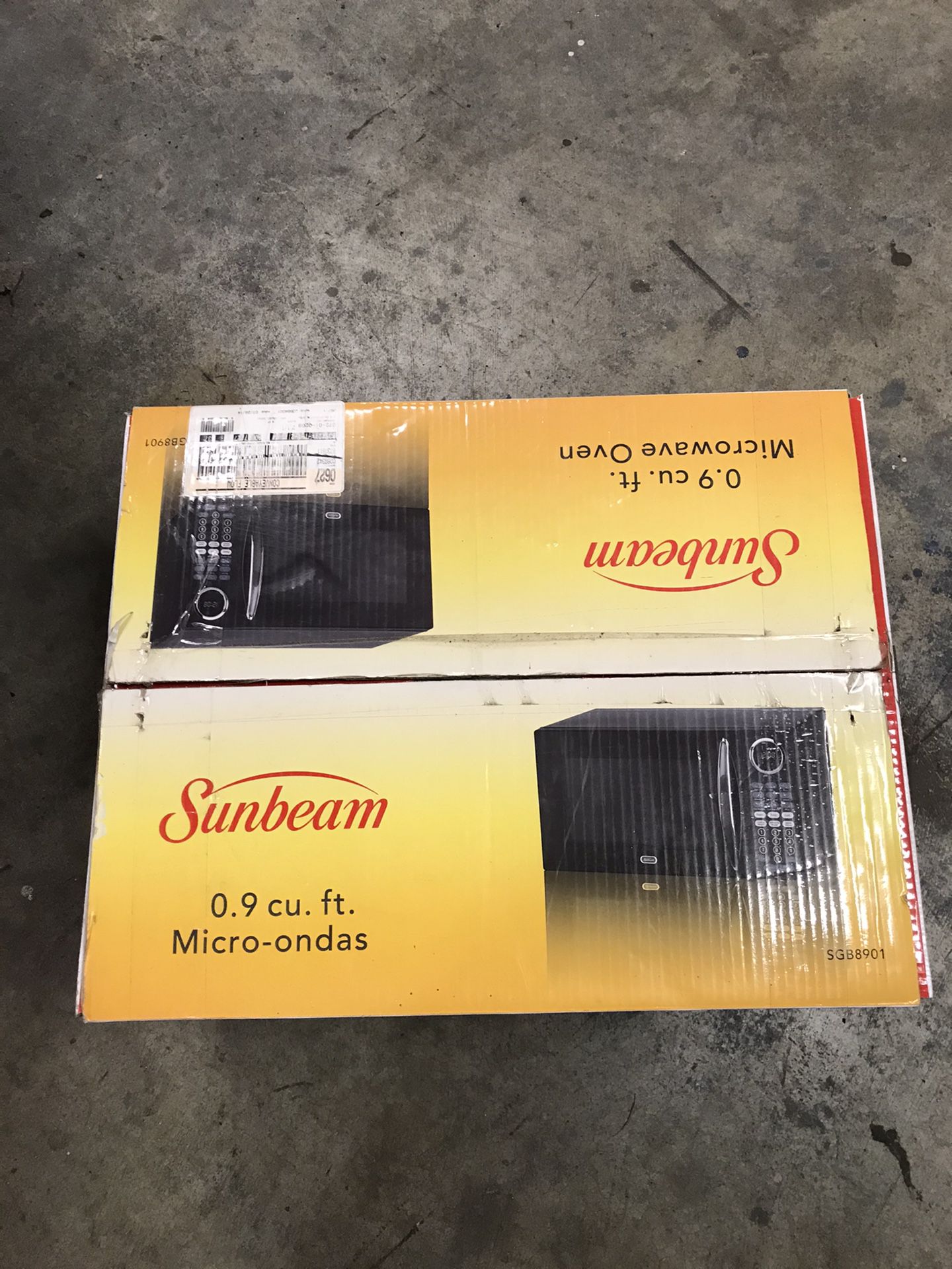 New in box, Sunbeam microwave!