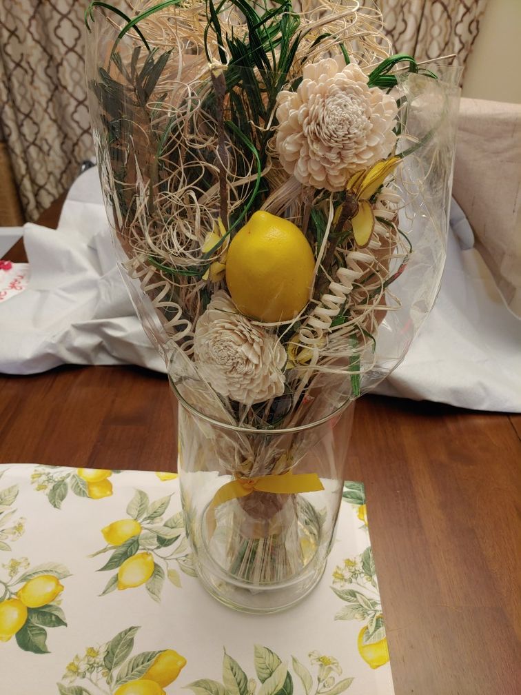 NEW Lemon table decor set