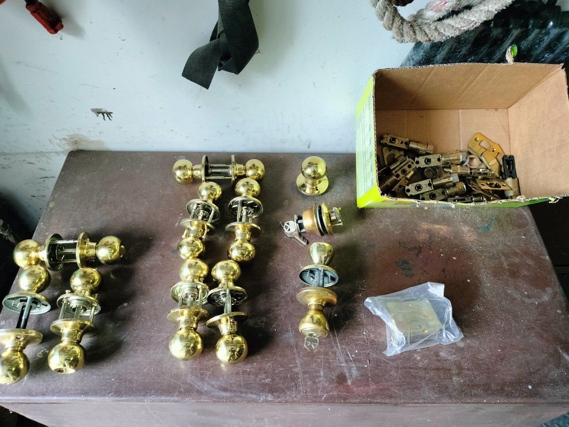 Door Knobs/Pocket Door Pull