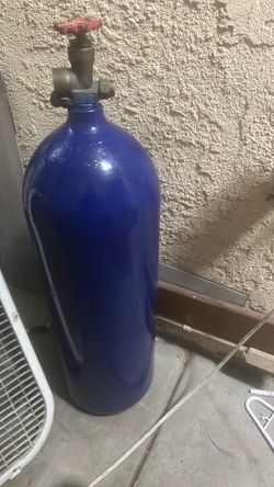 Helium tank