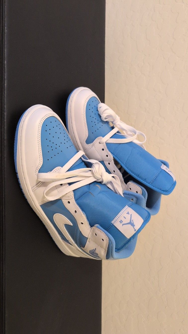 Men's AIR JORDAN 1 MID SE - Size 8 NEW