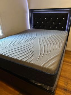 Queen Size Mattress Pillow Top New Bedframe sold separately not included