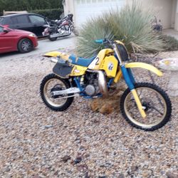 1985 Suzuki RM 250 With Fmf Expansion Pipi Gold Rims Very Fast And Runs Great