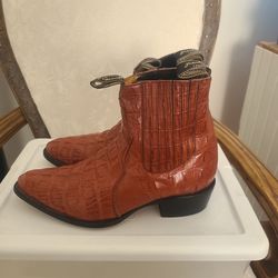 Bota botin de cocodrillo.