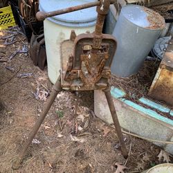 Heavy duty Standing Plumbers Vice