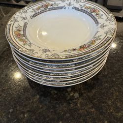 Eight Mikasa Cambridge L9015 10 3/4" Dinner Plates Multicolored Floral