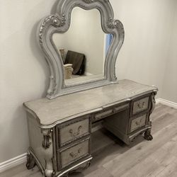 ACME New Vanity And Nightstands 