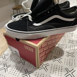 Mens Vans Old Skool Size 12 *New w/box* for in Edgewood, WA - OfferUp
