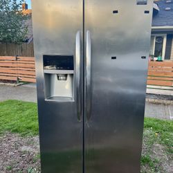 Frigidaire Refrigerator 