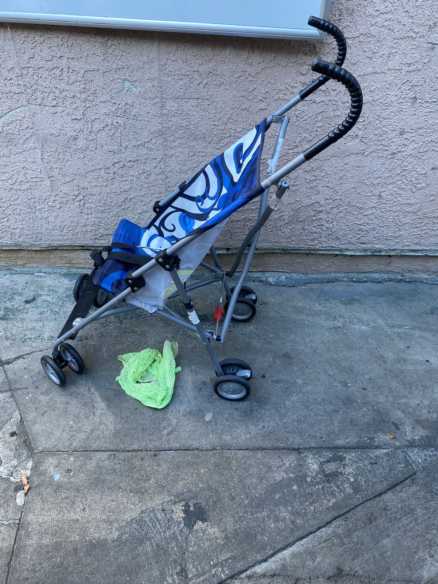 Small Umbrellas Stroller
