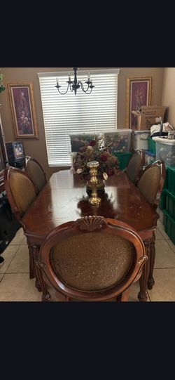 DINE TABLE
