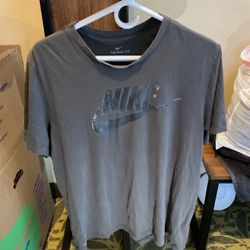 Nike Graphic T-Shirt Gray