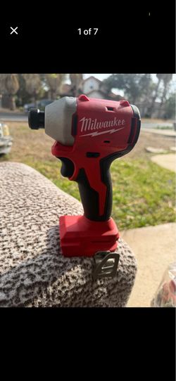 Milwaukee M18 1/4in compact impact Driver (No battery)