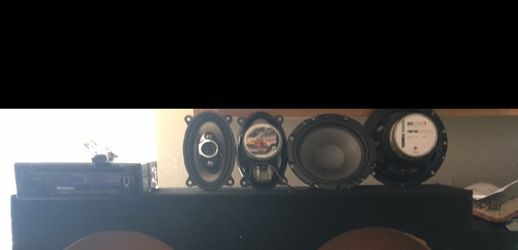 Speakers and Deck Kenwood deck