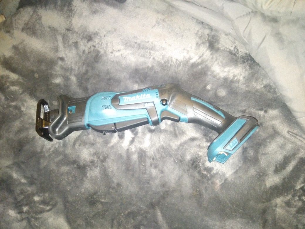 Makita 18V Cordless Reciprocating Saw