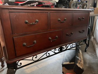 5 Drawer Wooden Dresser With Mirror