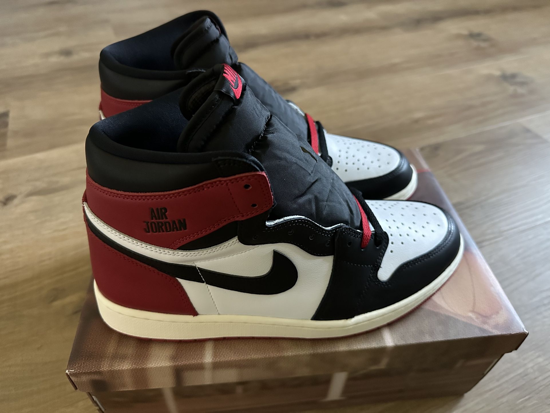 Nikes Sz 12