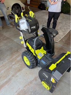Snow blower battery powered