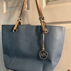 New Authentic Michael Kors Purse. $35.00