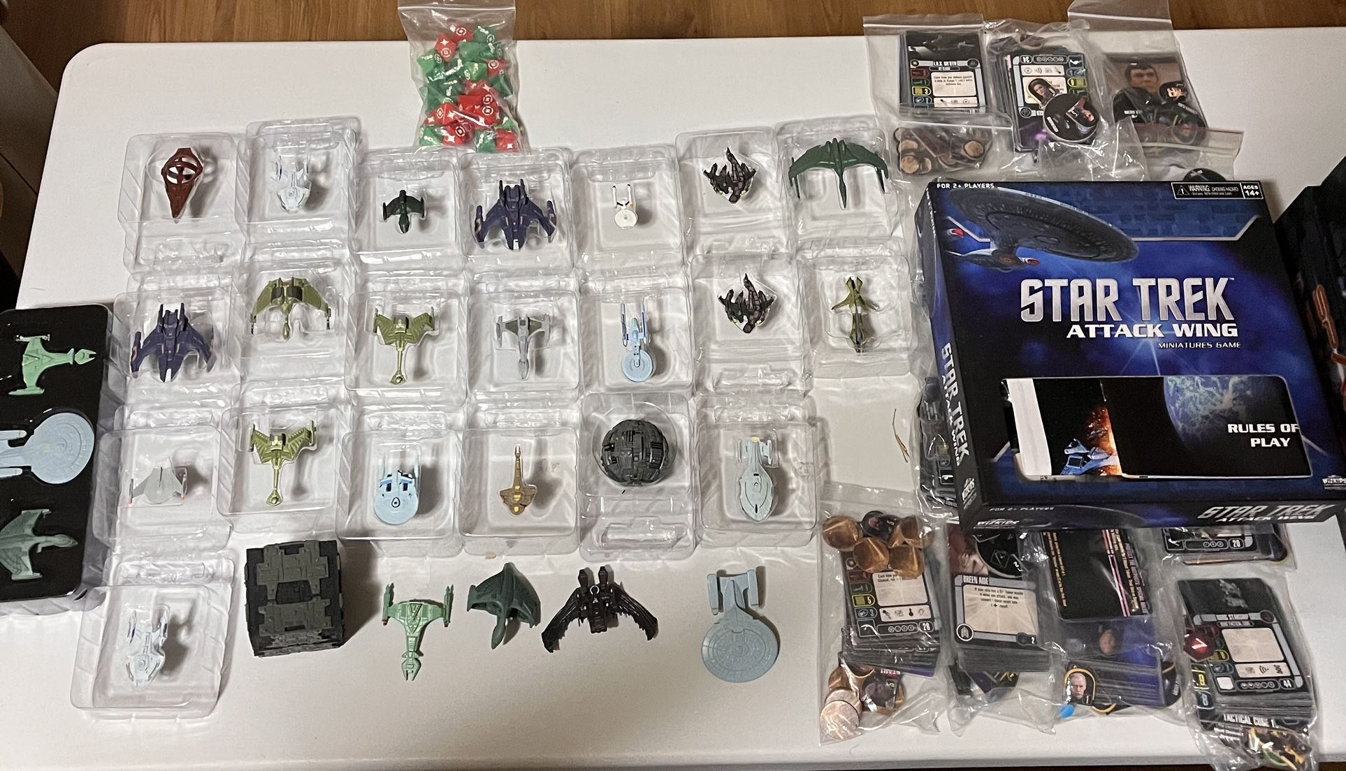 Star Trek Attack Wing Lot 29 Ships With Starter Set
