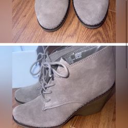 New Sonoma Suede Taupe Wedges 9