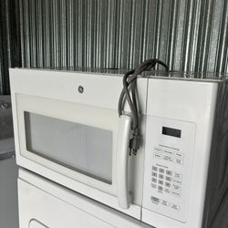 Ge. Microwave “30” Over The Range Microwave 